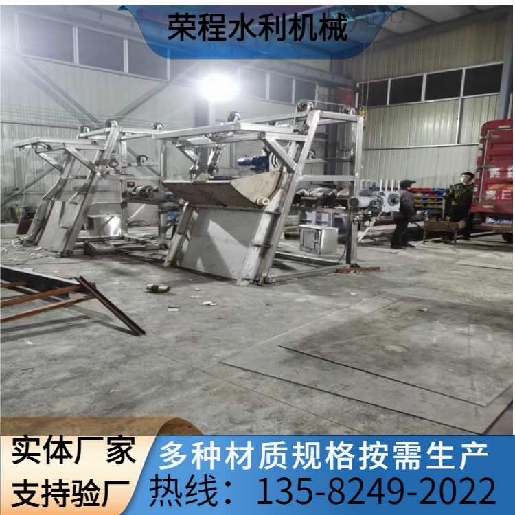 鋼絲繩牽引式格柵除污機(jī)